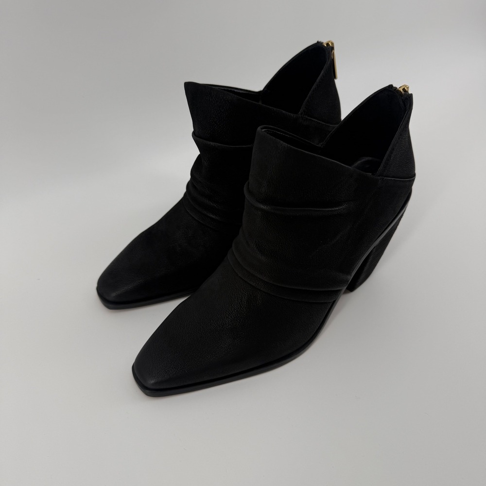Vince Camuto Ainsley Black Leather Ruched Pointed Toe Ankle Boots Shooties 7.5M